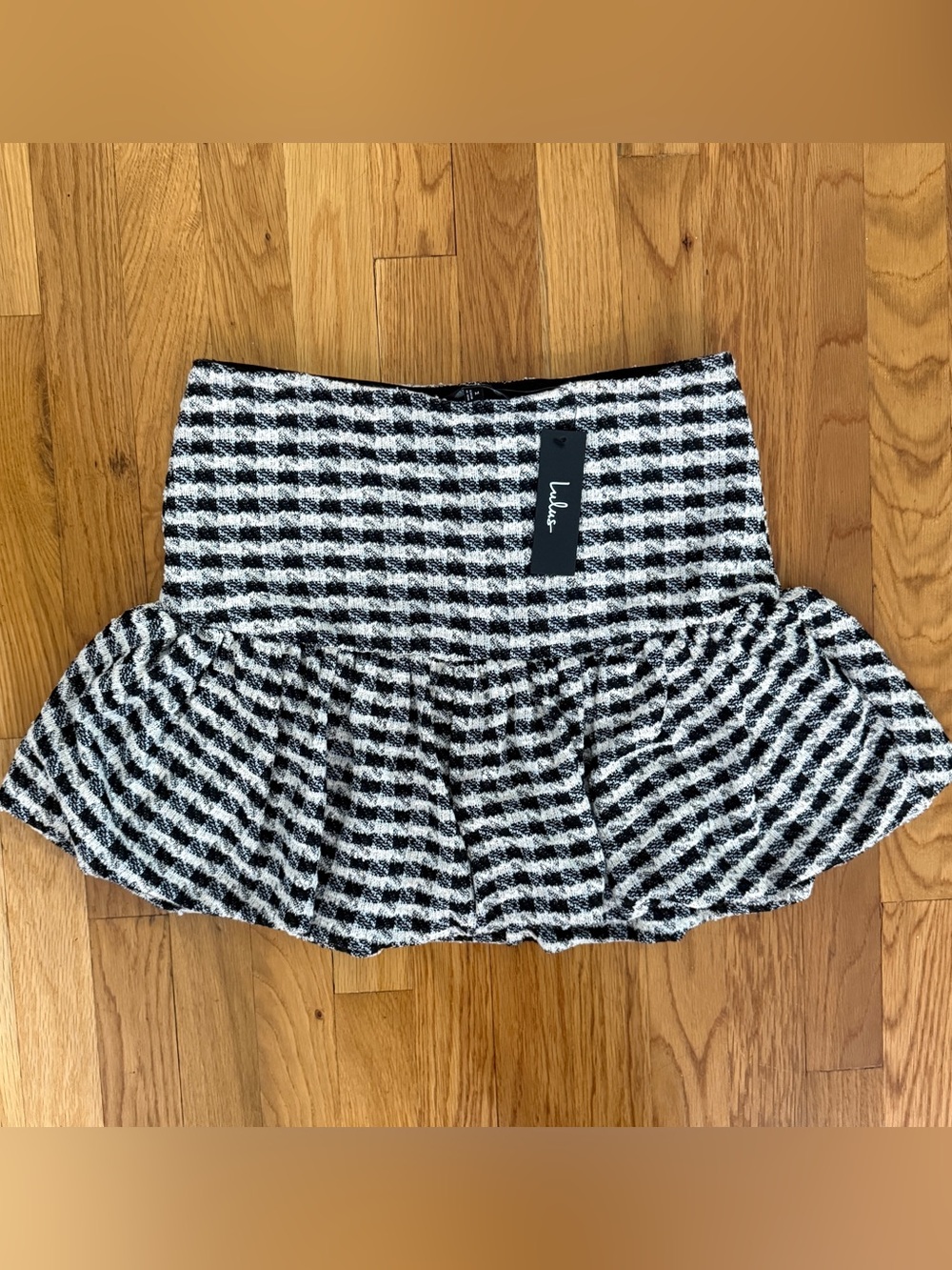 Lulus Black & White Tweed Ruffle Mini Skirt Size Medium NWT